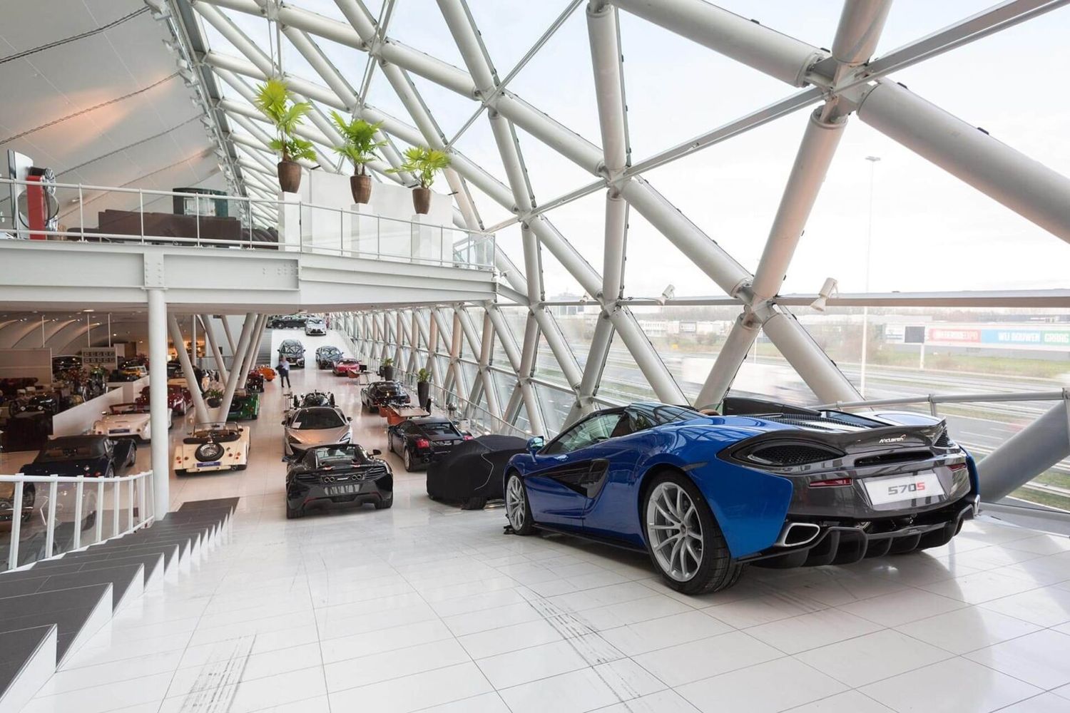 A Louwman dealership workshop
